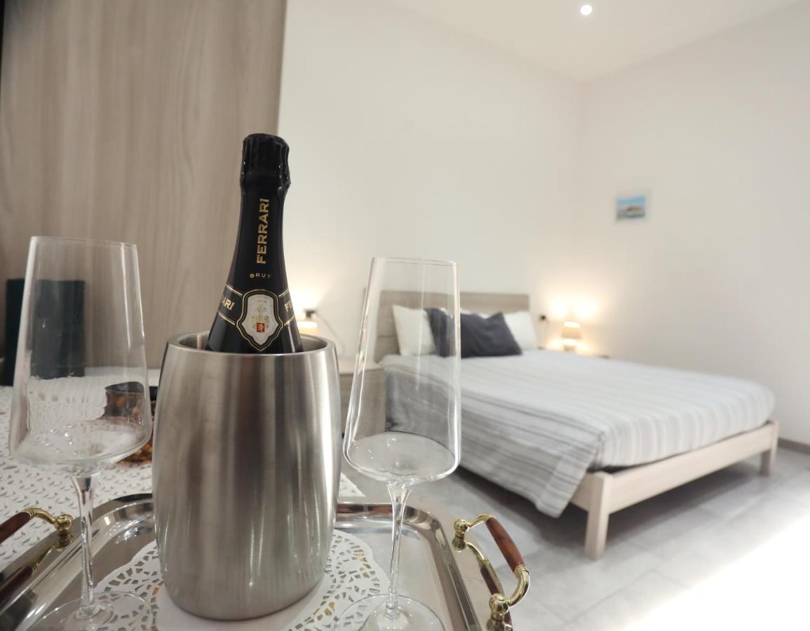Bed and Breakfast 2 passi a Napoli Esterno foto