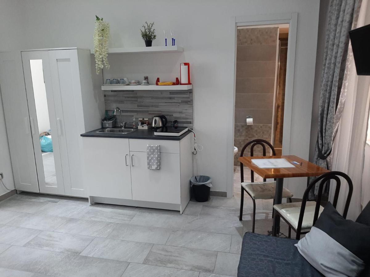 Bed and Breakfast 2 passi a Napoli Esterno foto