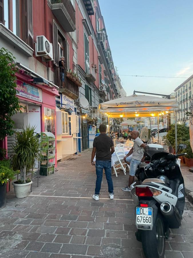 Bed and Breakfast 2 passi a Napoli Esterno foto